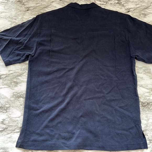 Tommy Bahama 100% silk button down shirt, size small - Picture 7 of 7